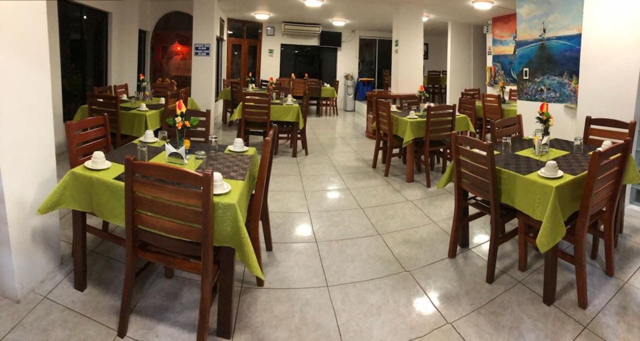 Hotel Dejavu Puerto Ayora  Exteriör bild